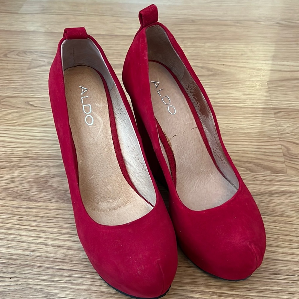 Brand new Aldo wedges!